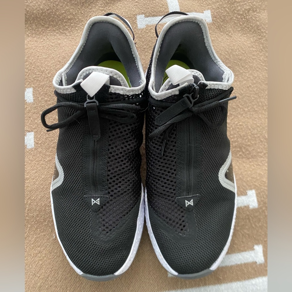 Nike mens PG 4 Basketball